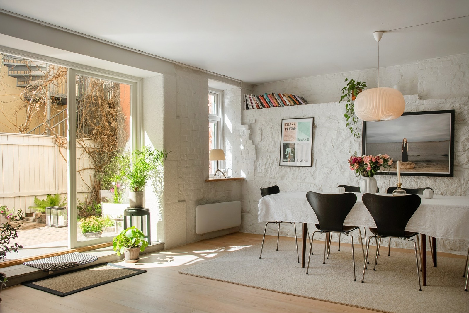 Naturlig samlingspunkt for både hverdag og sosiale anledninger. Galleribilde