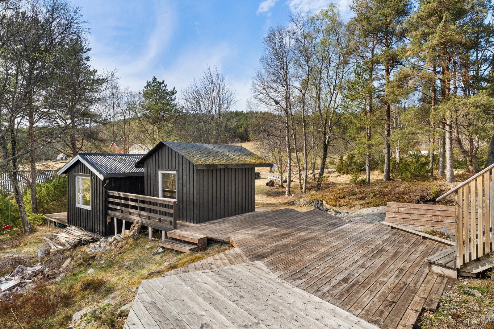 Naturtomt med potensial for videre opparbeidelse. Galleribilde