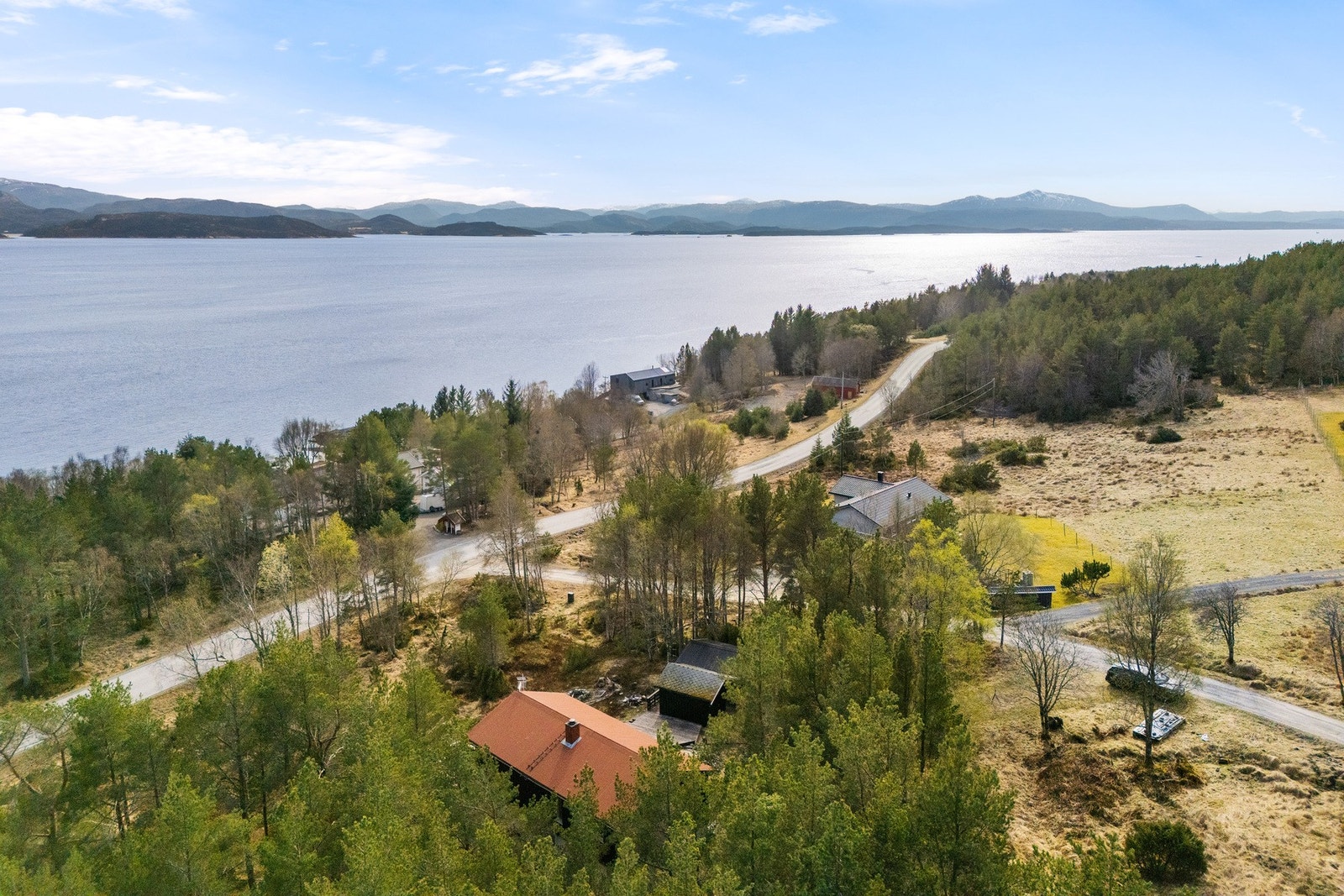 Utsikt og natur tett på, akkurat slik hyttelivet skal være. Galleribilde