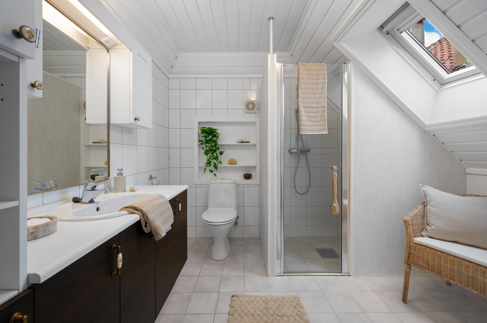 Badet i den øverste etasjen er av eldre dato Galleribilde