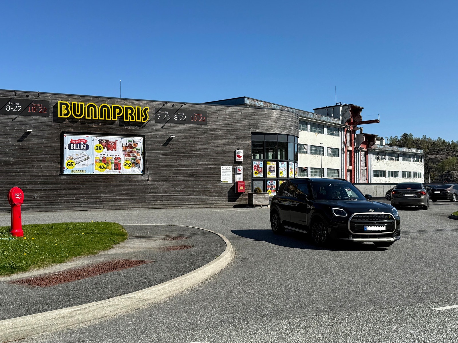 Kort vei til butikker, servicetilbud og øvrige fasiliteter. Galleribilde