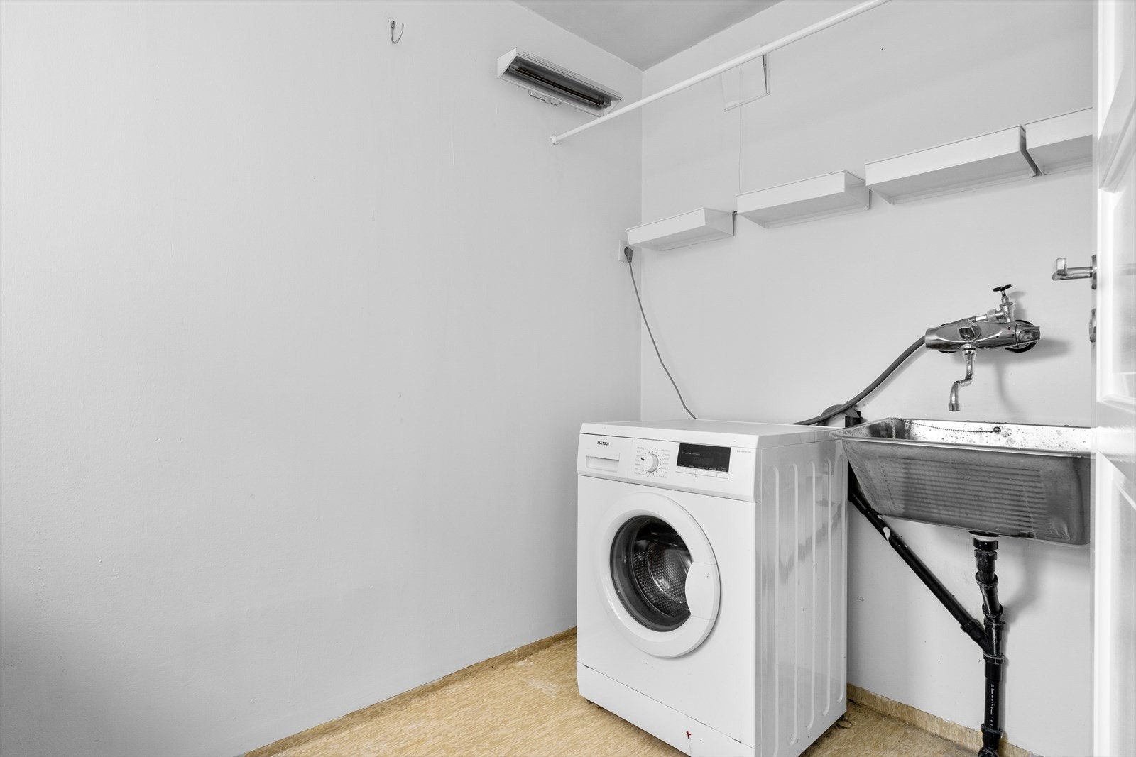 Meget praktisk med eget vaskerom. Galleribilde