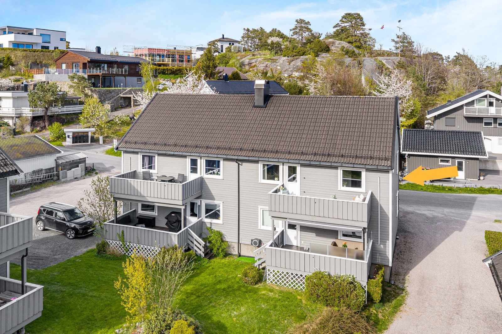 Leiligheten ligger i 2. etg til høyre - sydvestvendt! Galleribilde