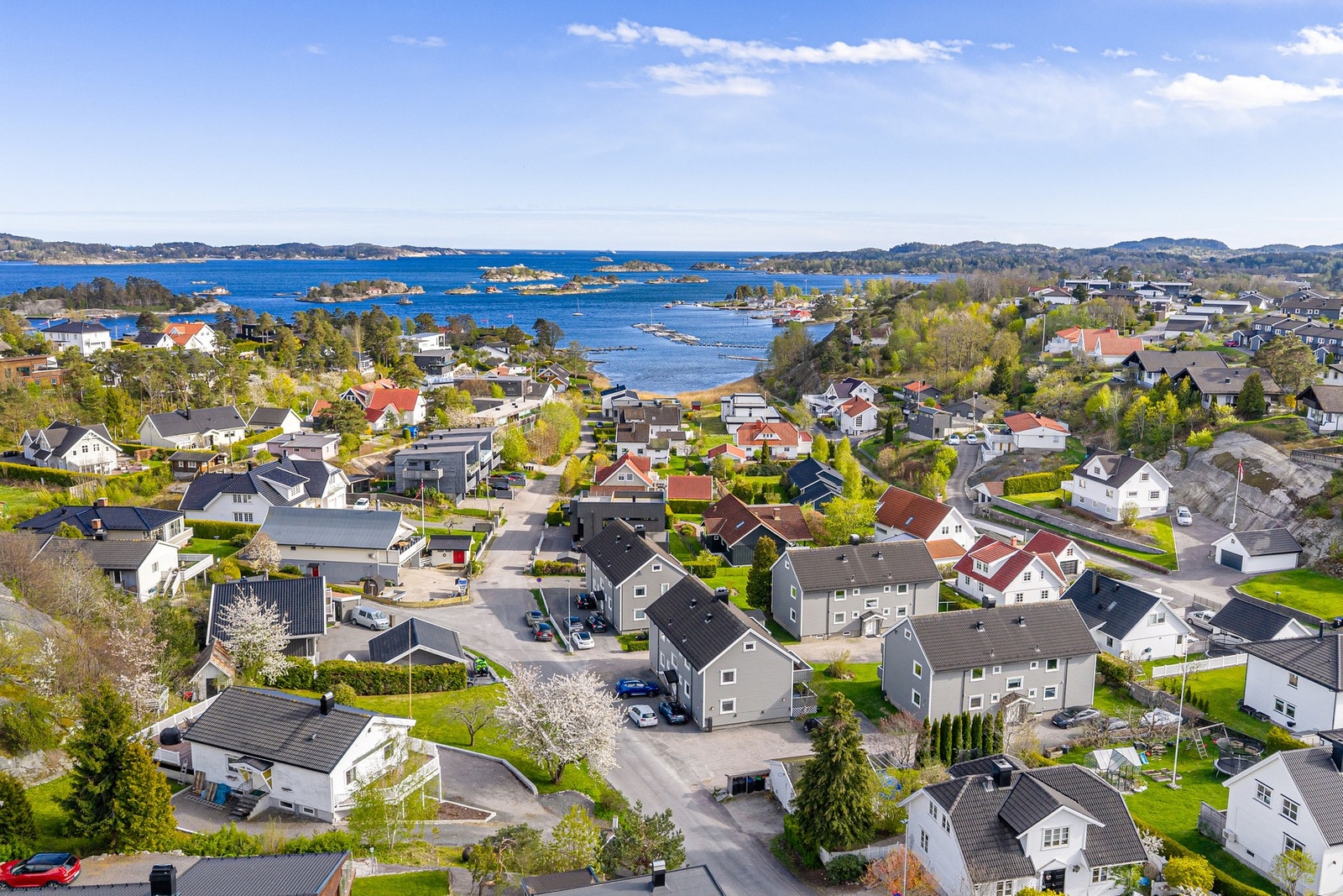 Sjønær beliggenhet i borettslag like ved sjøen i kanskje Sandefjords mest attraktive nabolag Galleribilde