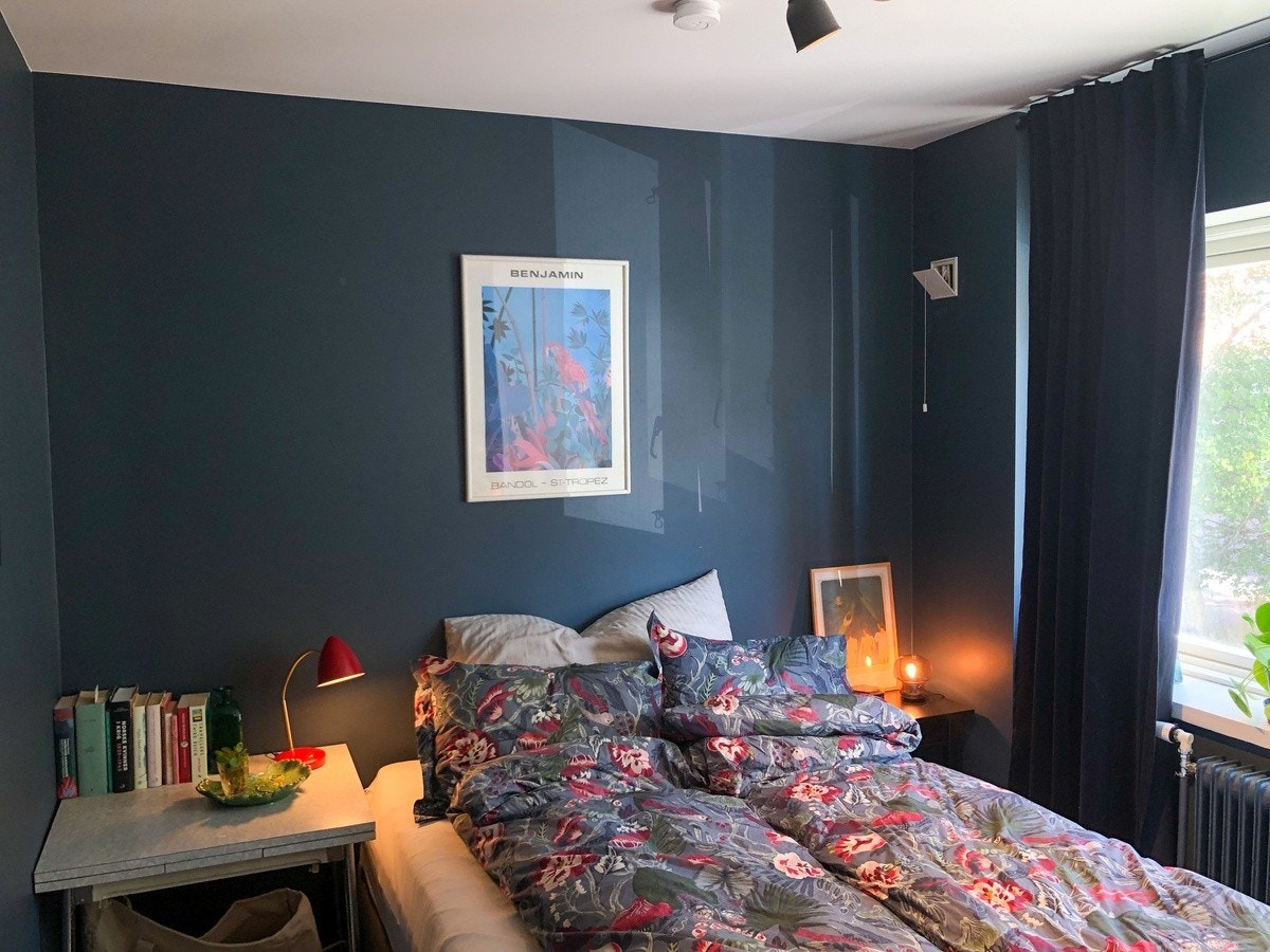 Hovedsoverom - God plass til dobbeltseng og sidebord Galleribilde