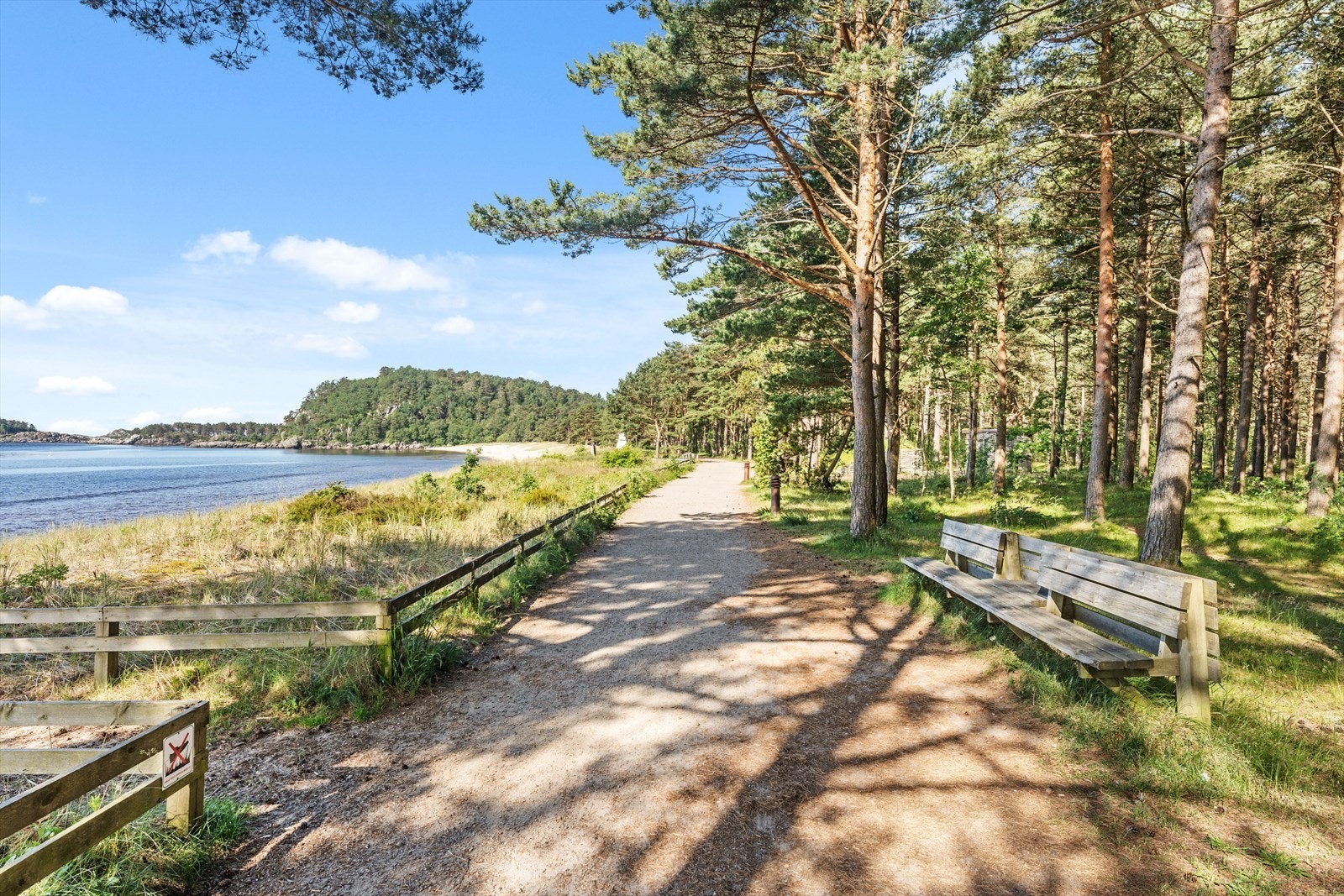 Stien som går langs Norges lengste strand, Sjøsanden. Galleribilde