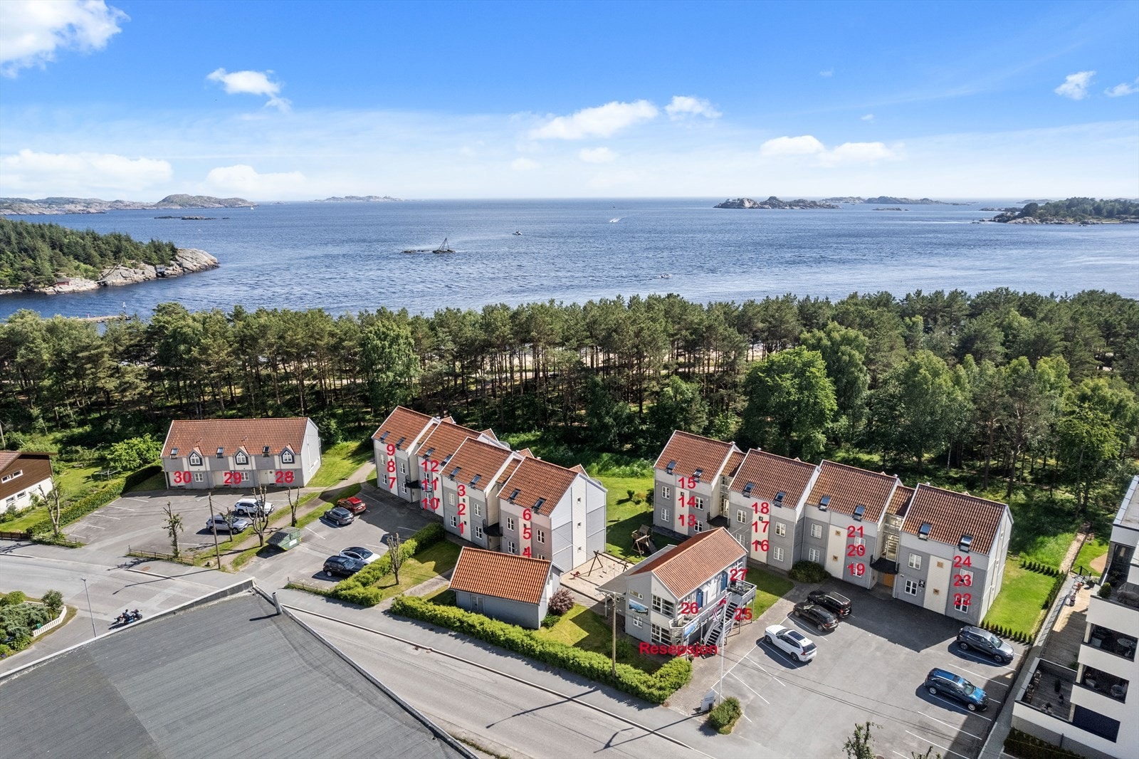 Sjøsanden Ferietun - Leilighetsoversikt. Leiligheten som nå skal selges er nr 2 i 2. etasje. Galleribilde