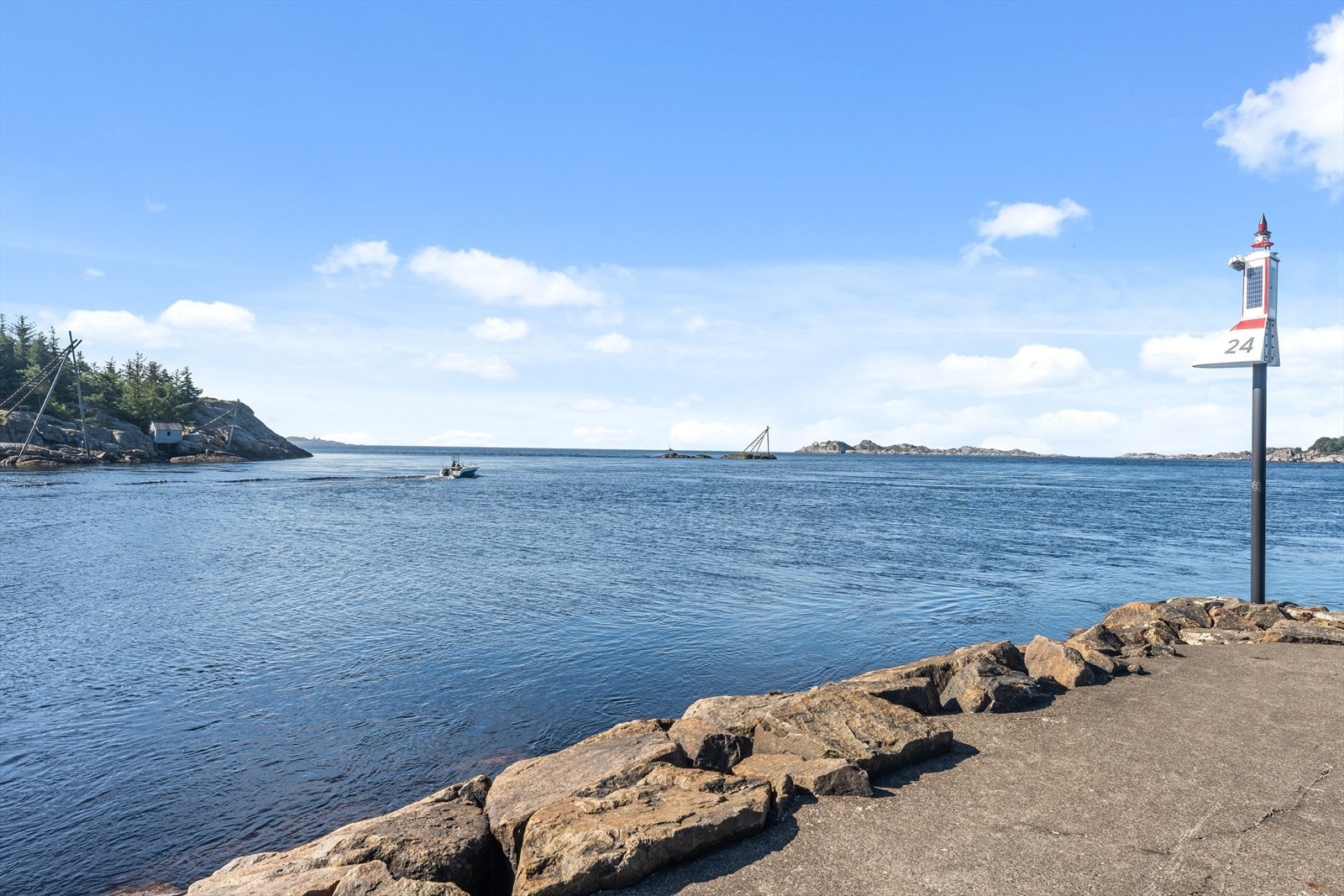 Piren og Mannefjorden. Galleribilde