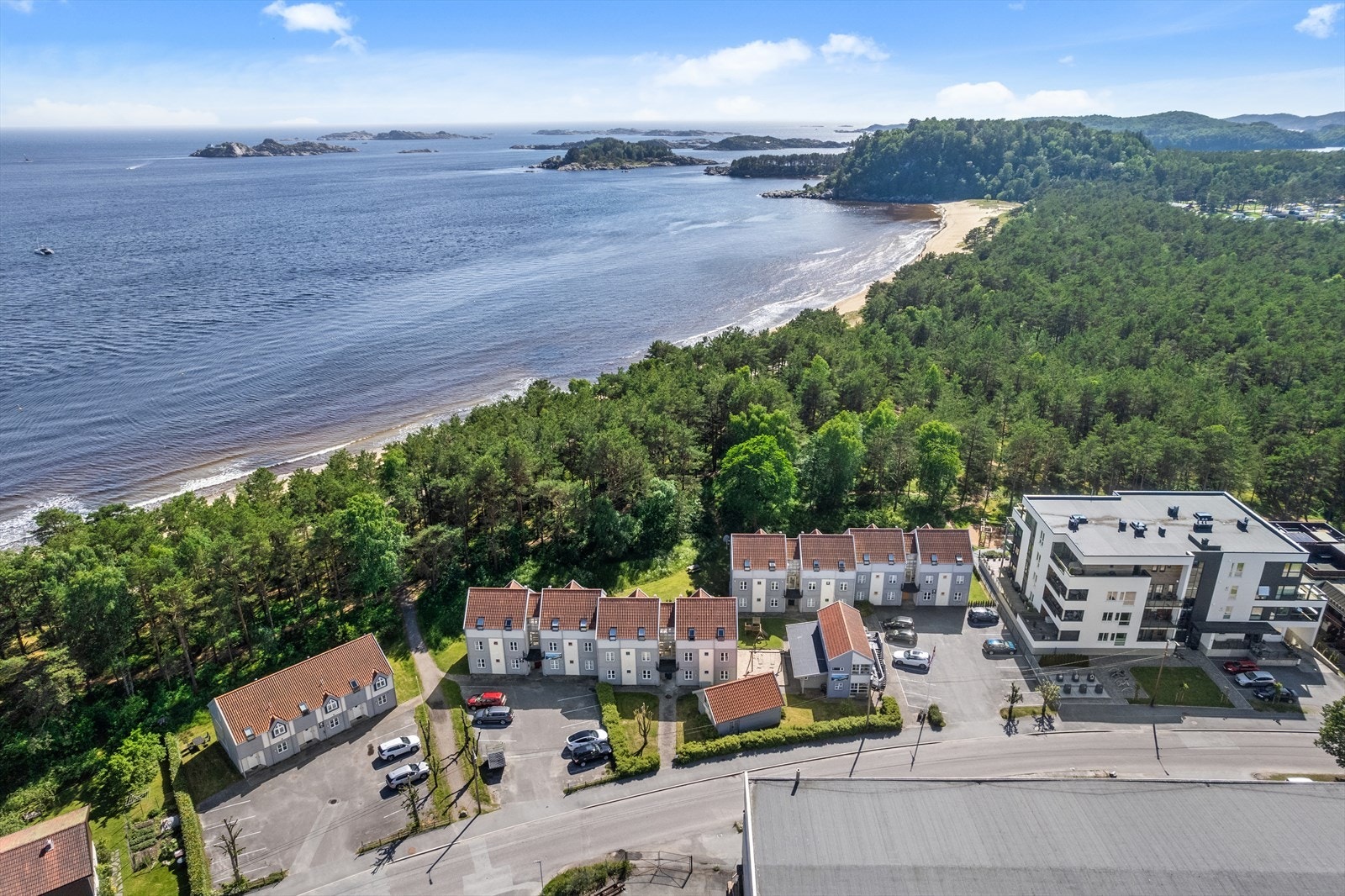 Ferietunet består av 30 leiligheter og fellesbygg. Galleribilde