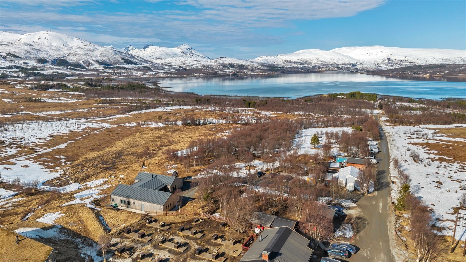 Fra eiendommen har man direkte tilgang til flotte turområder både sommer- og vintertid Galleribilde