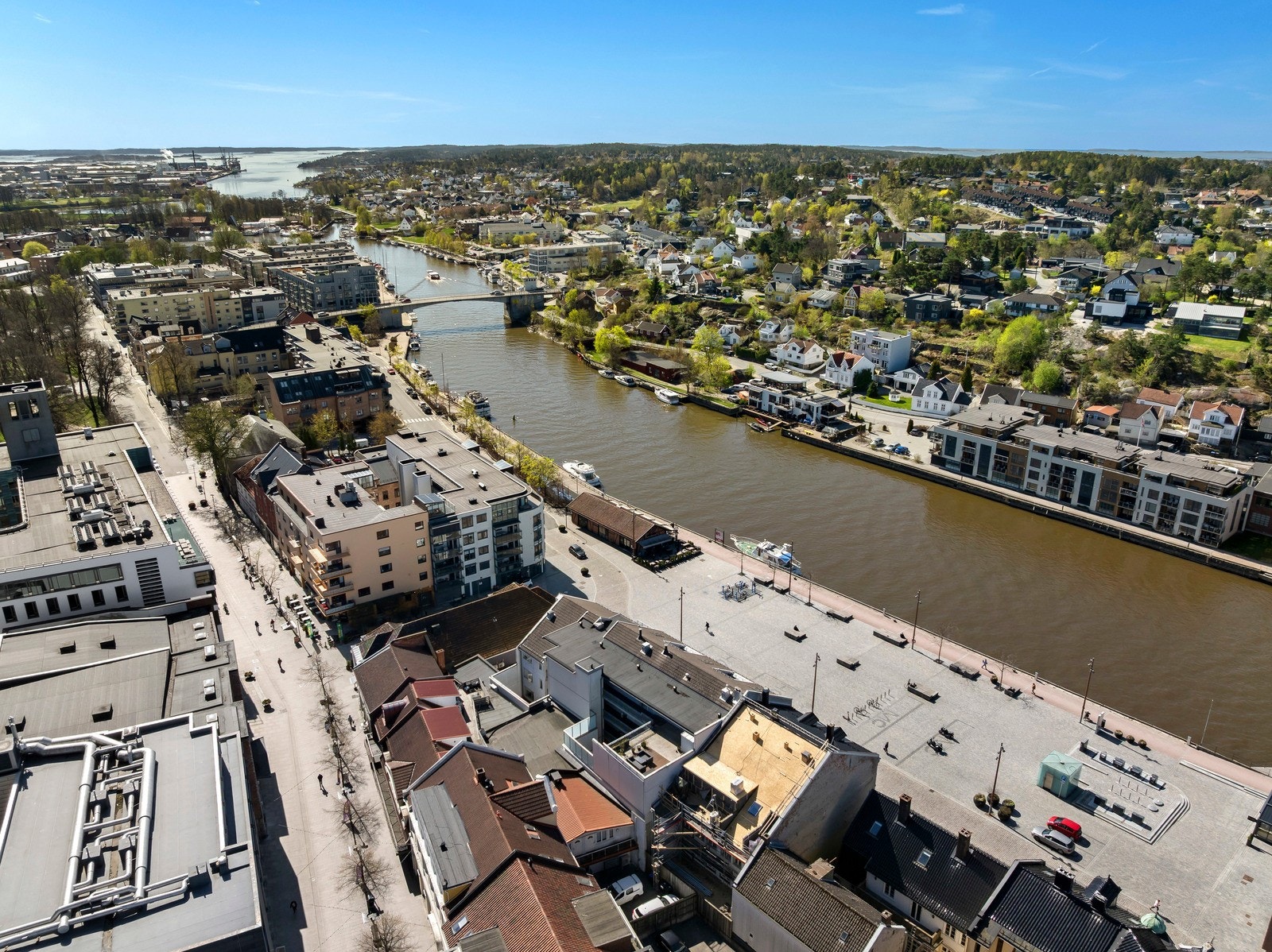 Her bor du midt i sentrum, men samtidig tilbaketrukket fra den travleste bytrafikken. Galleribilde