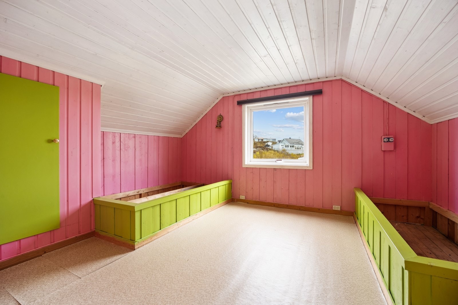 Det er mulighet for etablering av ytterligere soverom eller kontor i øverste etasje. Galleribilde