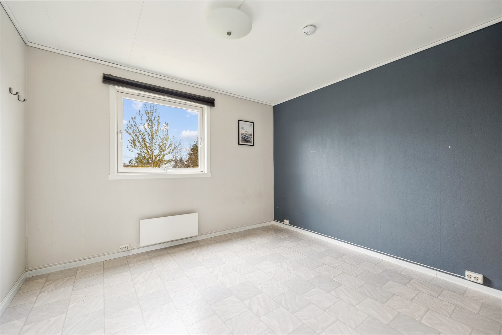 Med totalt fem soverom har boligen god plass til hele familien. Galleribilde
