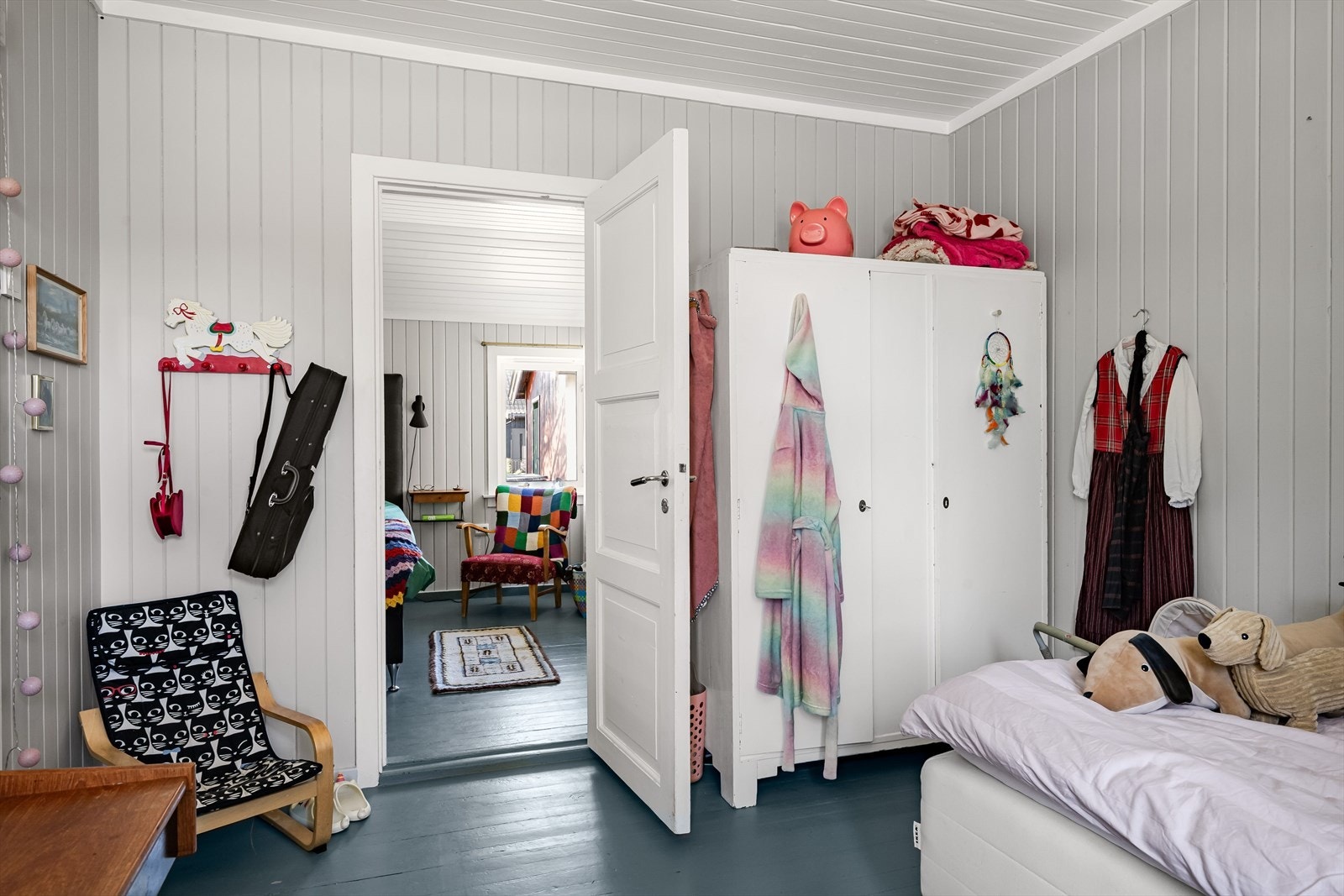 På soverommet er det plass til seng, kontorpult og garderobeskap - alt etter eget ønske og behov. Galleribilde