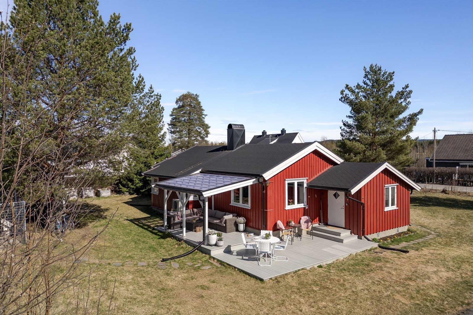 Velkommen til Vestad og Grundsetvegen 34! Fotograf: Bernat Tubau Galleribilde
