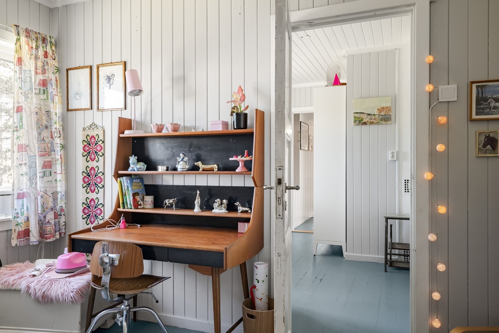 Soverommet har adkomst både fra kjøkkenet og fra hovedsoverommet. Galleribilde