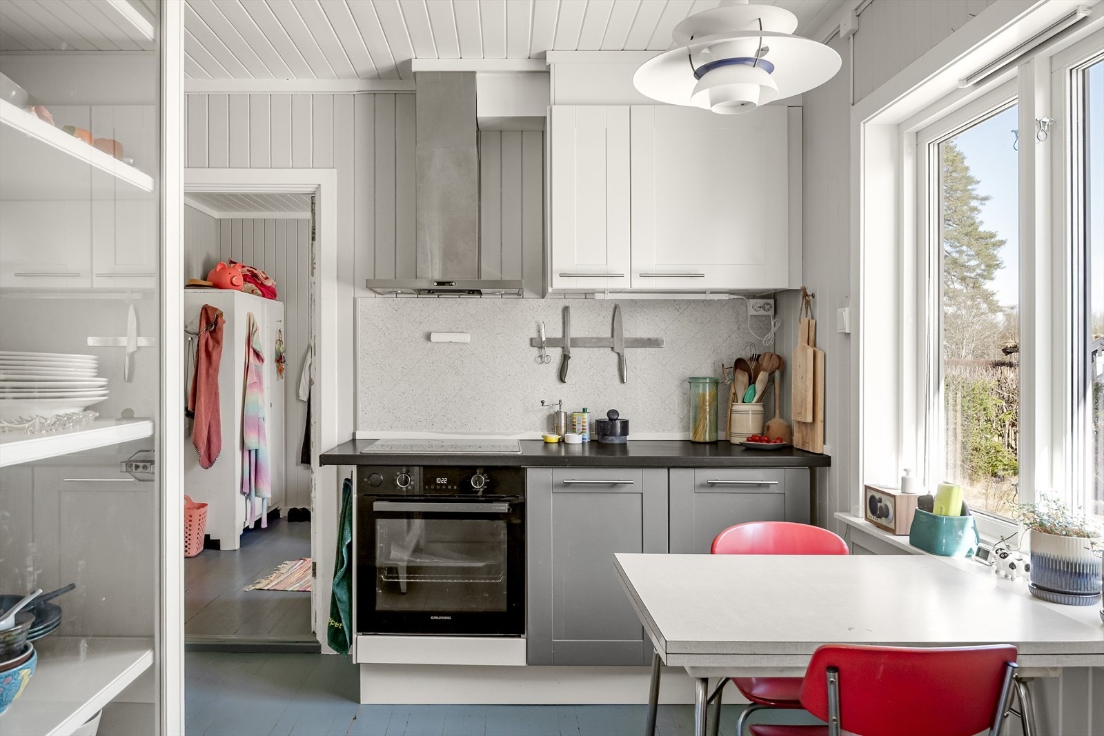 Det ble montert brukt innredning fra Ikea i 2022. Galleribilde