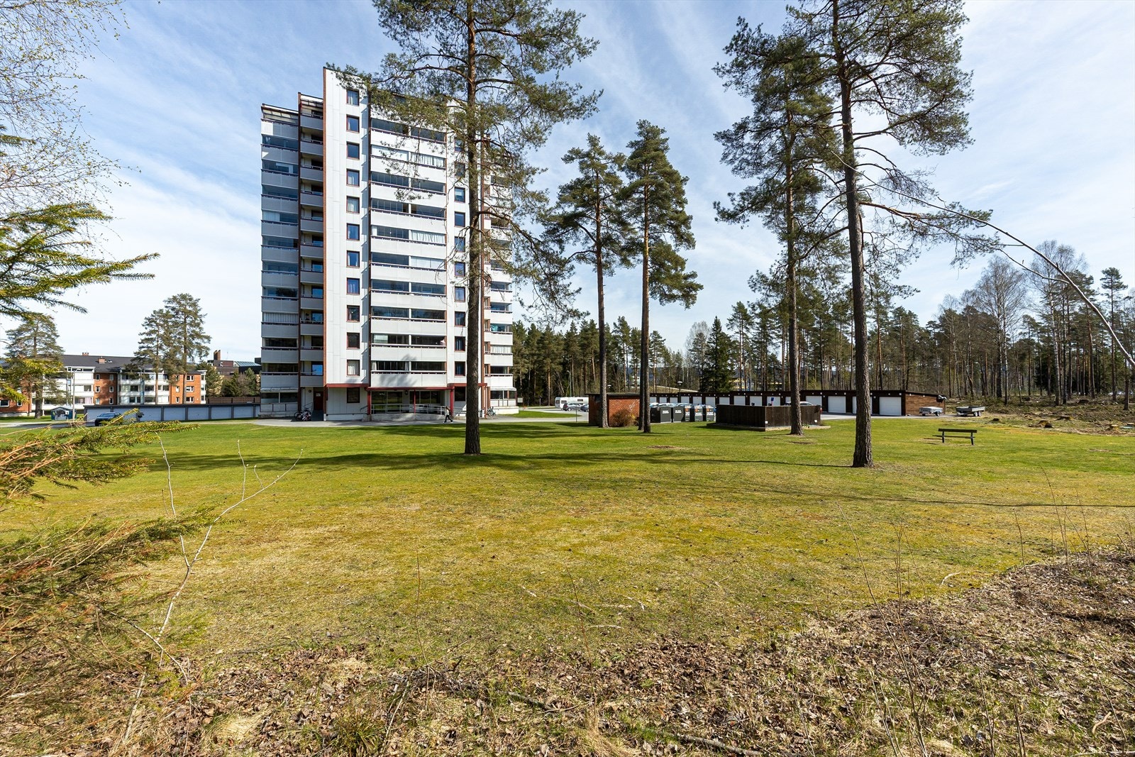 Luftig og åpen følelse med grønne lunger mellom bebyggelsen. Galleribilde