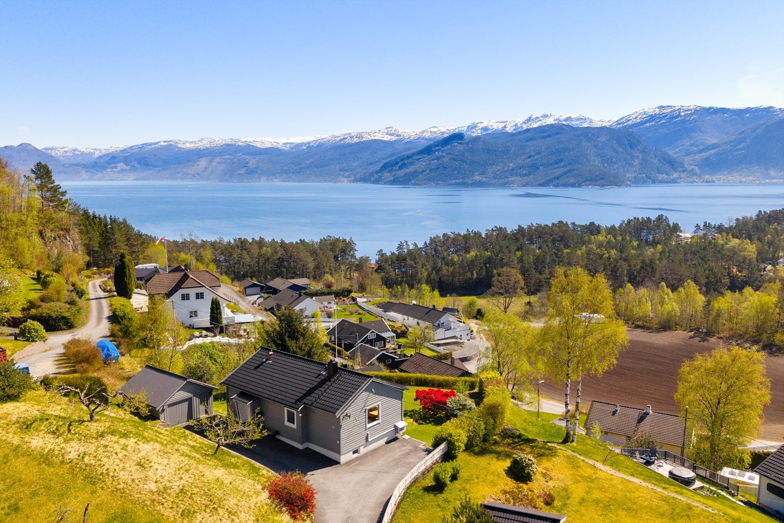 Velkommen til Dragshovden 34! Presentert av Nordvik Hardanger! Galleribilde