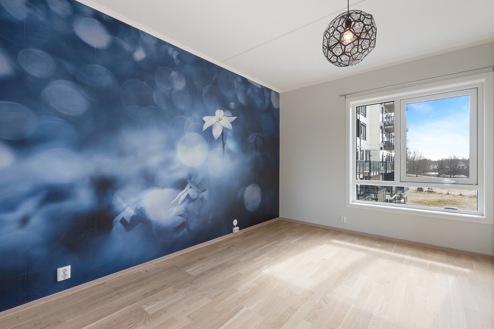 Hovedsoverommet har god plass til dobbeltseng og er utstyrt med utvendig solskjerming. Galleribilde