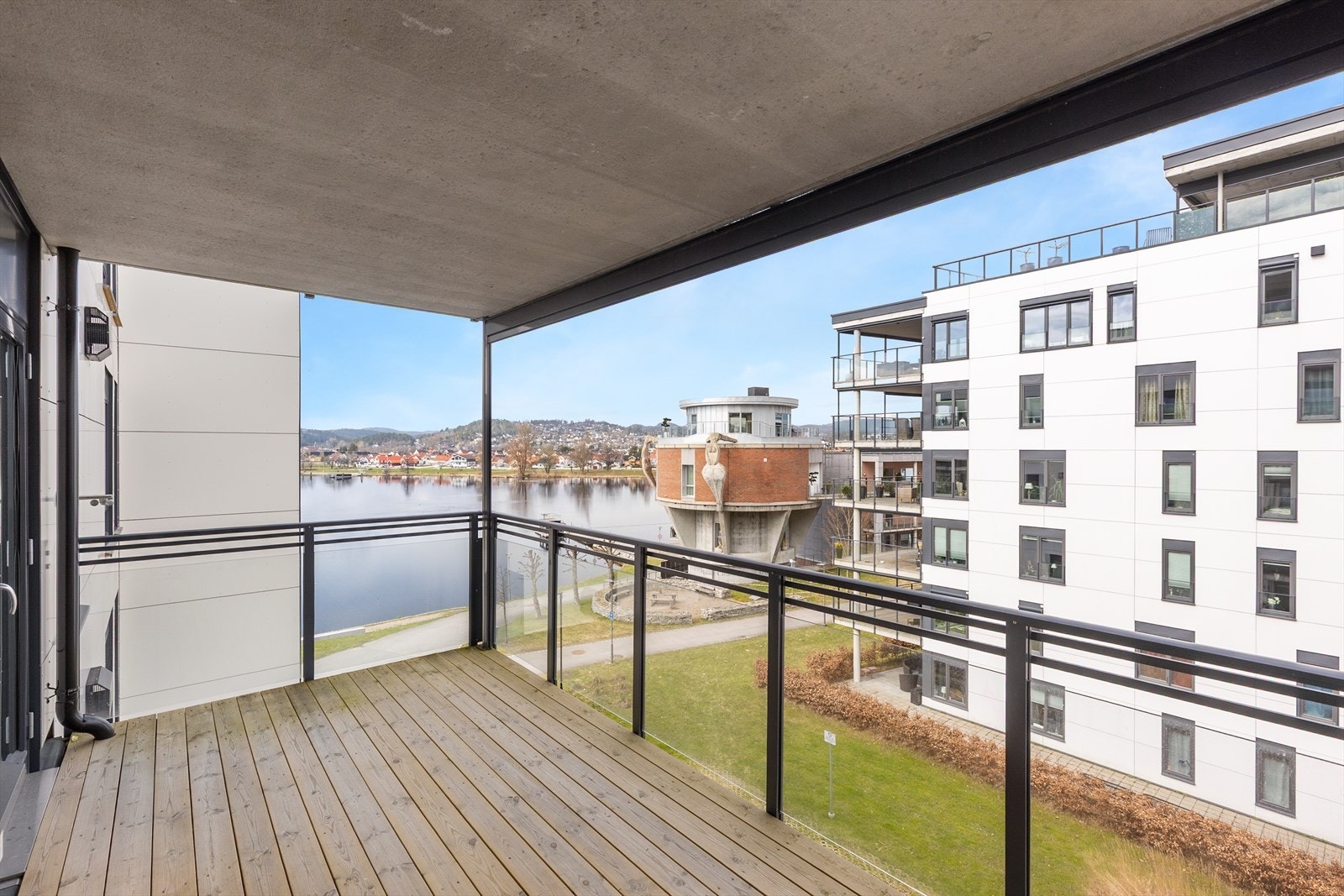 De takoverbygde uteplassene gir ly for været og forlenger sesongen. Galleribilde