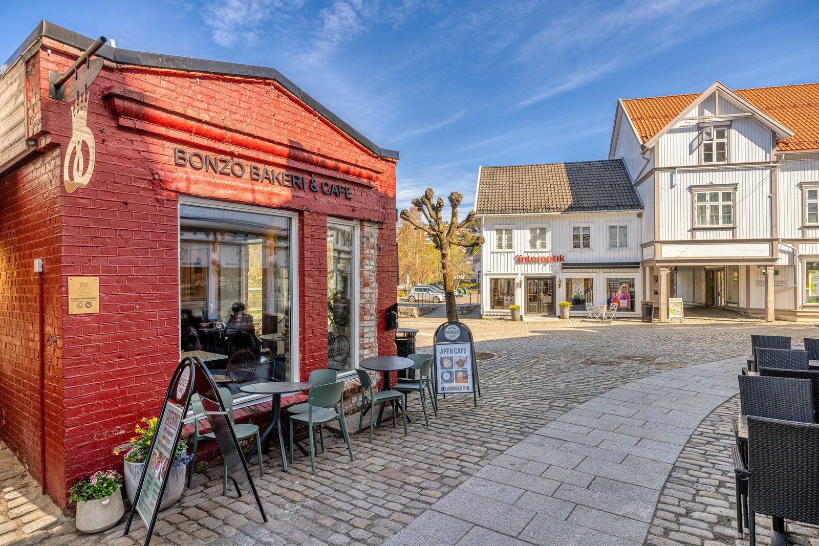 Cafè Bonzo som er vist på bilde er en populær samleplass. Galleribilde
