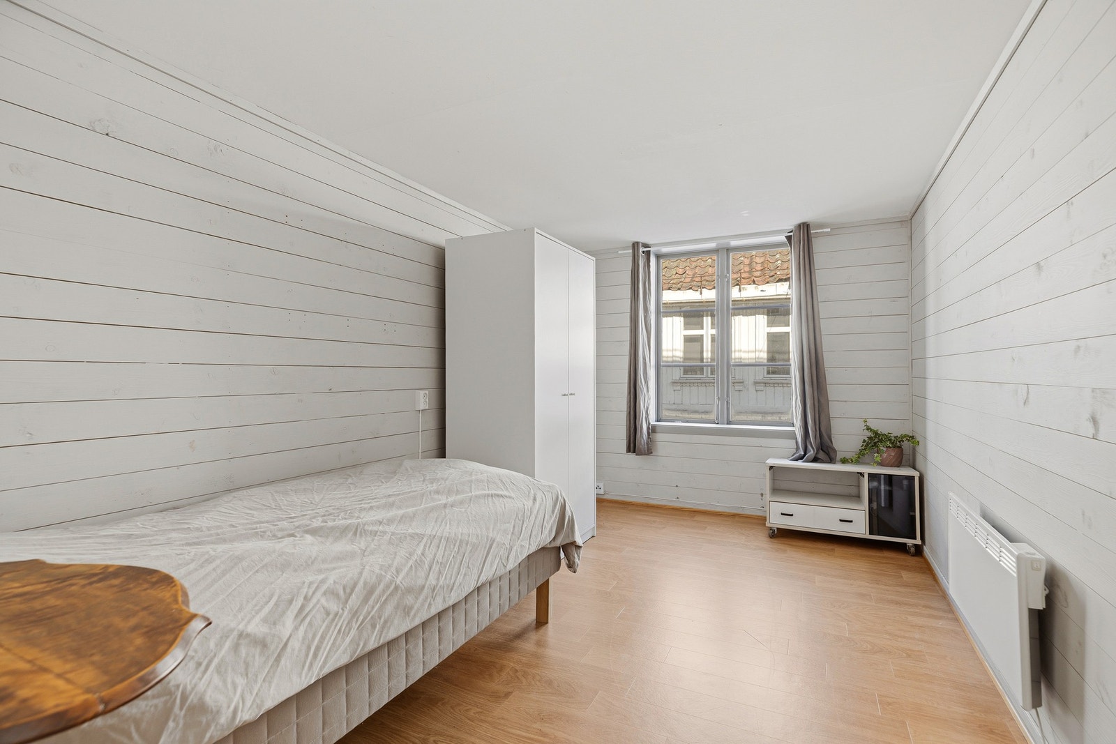 Boligens 2 soverom har også en god størrelse og passer som barnerom, gjesterom eller kontor. Galleribilde