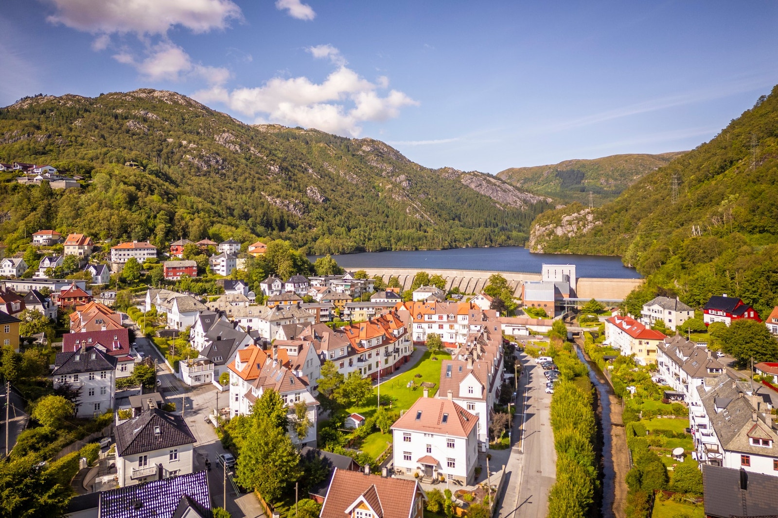 - Her bor du med kort vei til Haukeland, Haraldsplass, sentrum og flotte turmuligheter ved Ulriken og Svartediket - Galleribilde