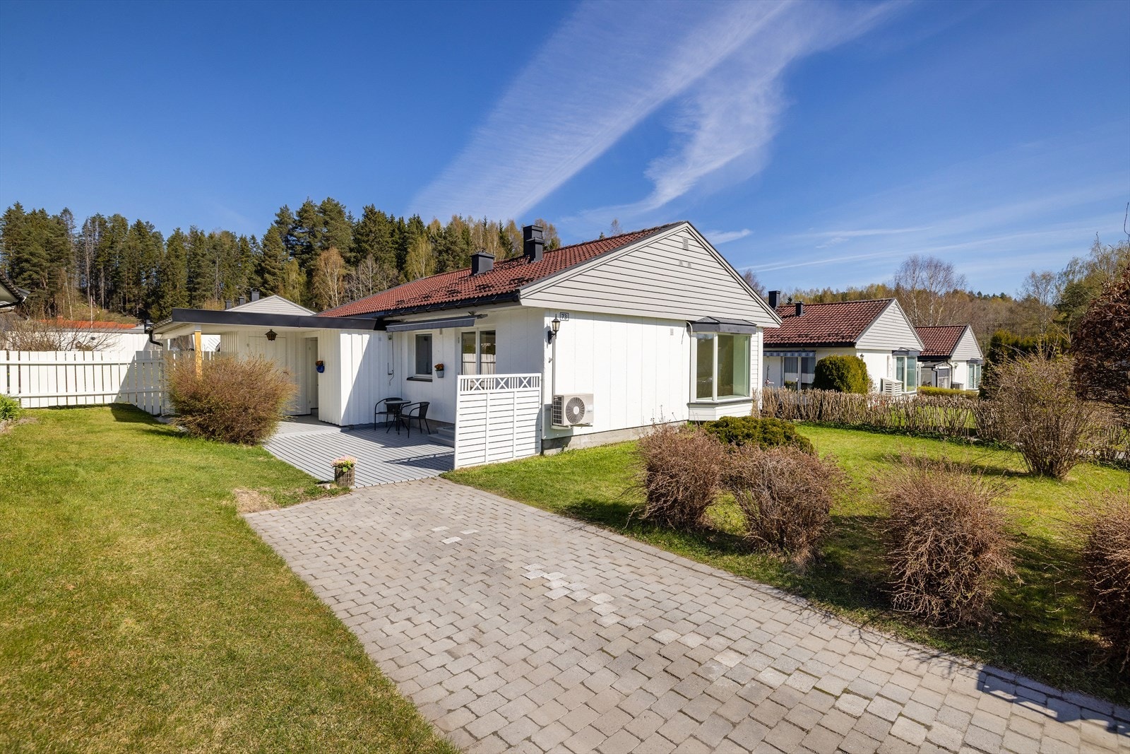 I tillegg til de innvendige bodene, har boligen to utvendige boder med adkomst fra utsiden. Galleribilde