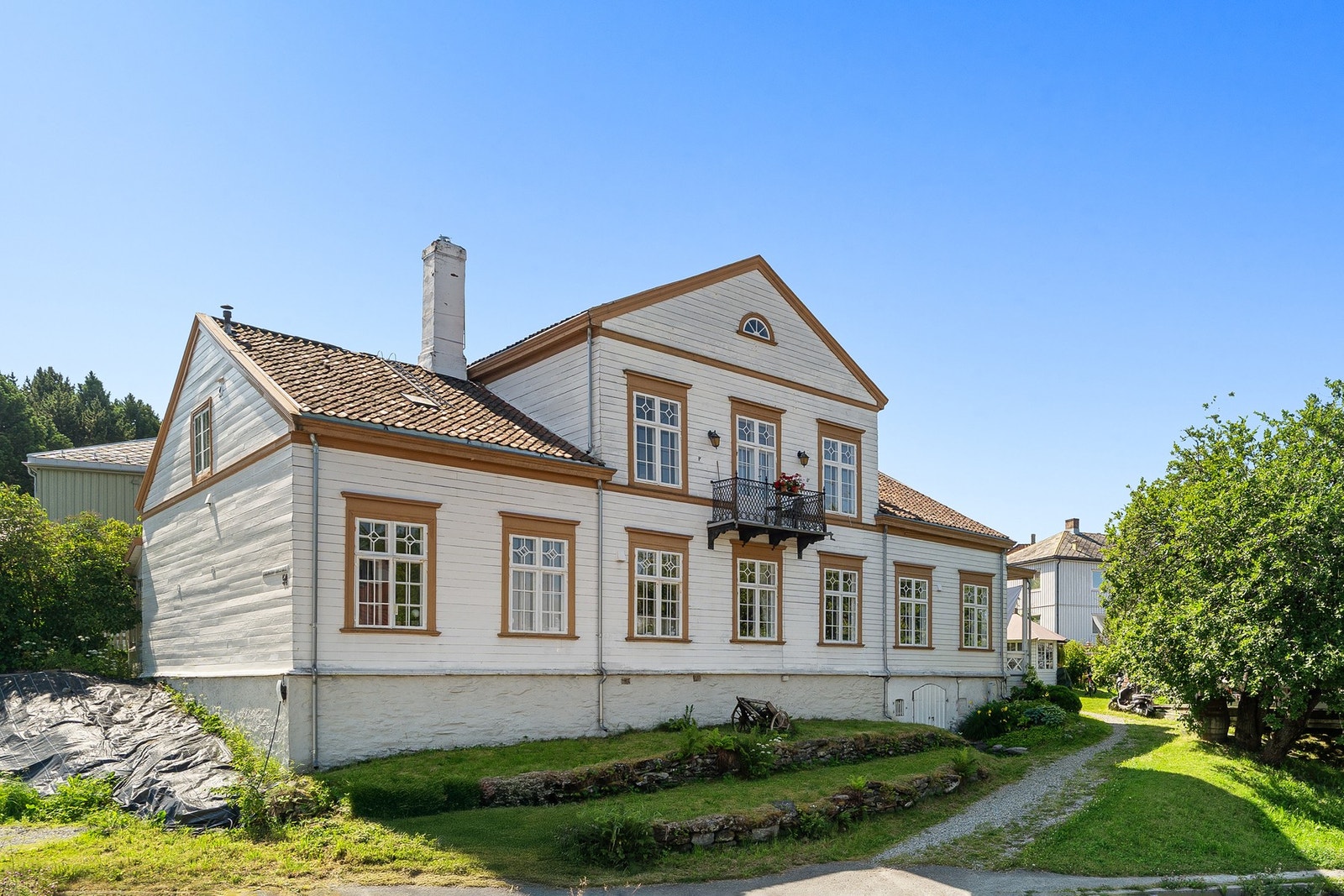 EiendomsMegler 1 v/Peder Bjørnstad har gleden av og presentere majestetiske Bakkaunet gård i Stadsing Dahls gate 54 Foto: Krokstad&Nervik Galleribilde