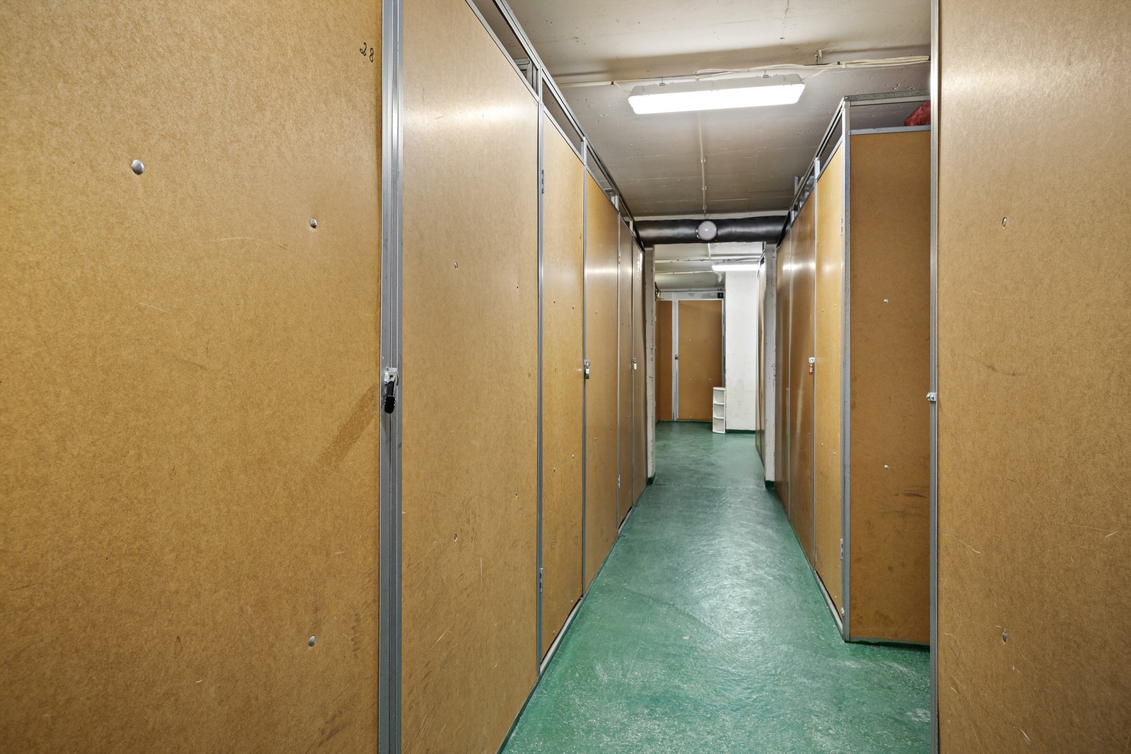 Leiligheten disponerer en bod ved leilighetens inngang og en bod i 1. etasje. Galleribilde