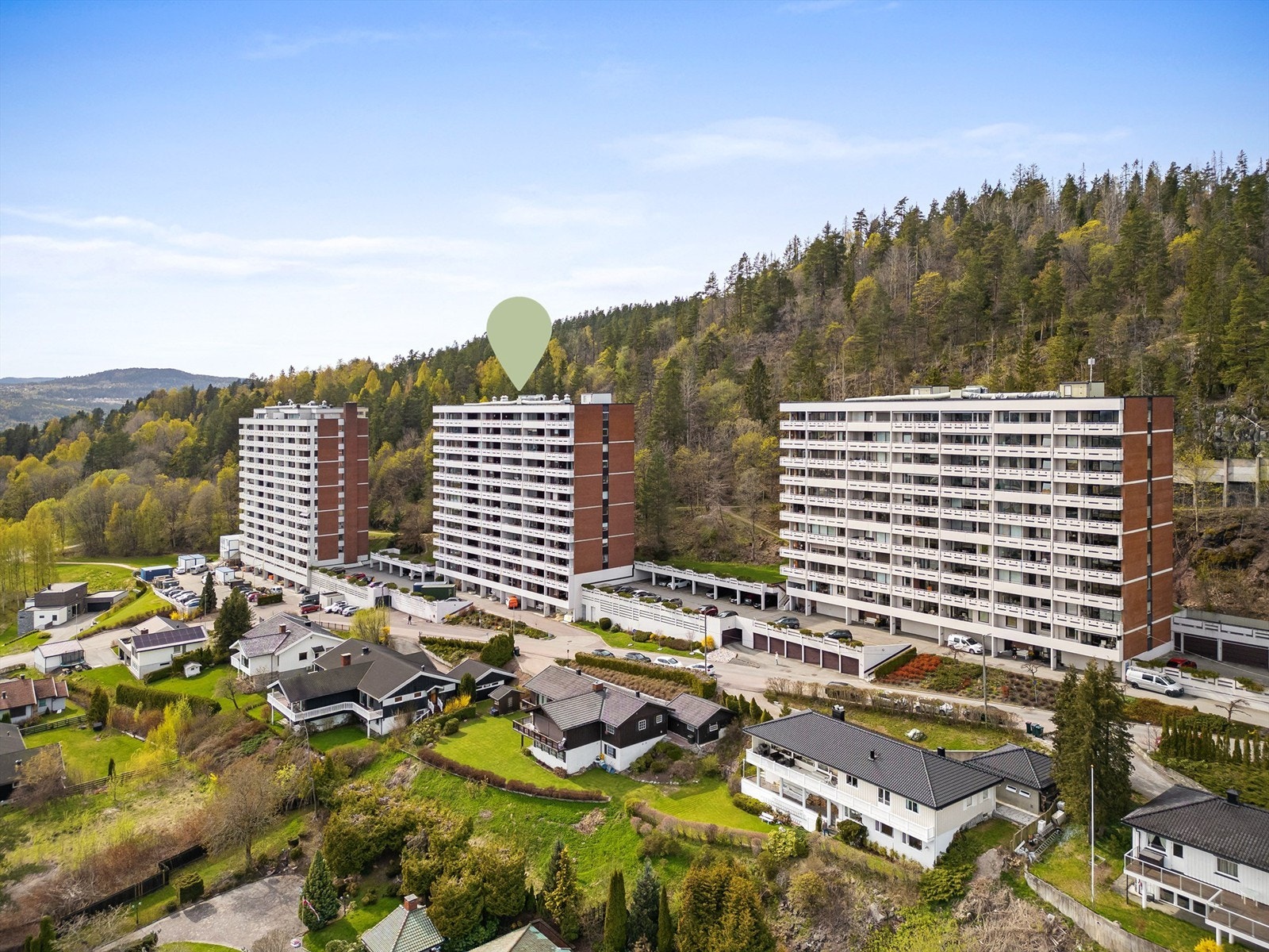 Stille og rolige omgivelser i nærområdet, likevel kort avstand til Drammen sentrum. Galleribilde