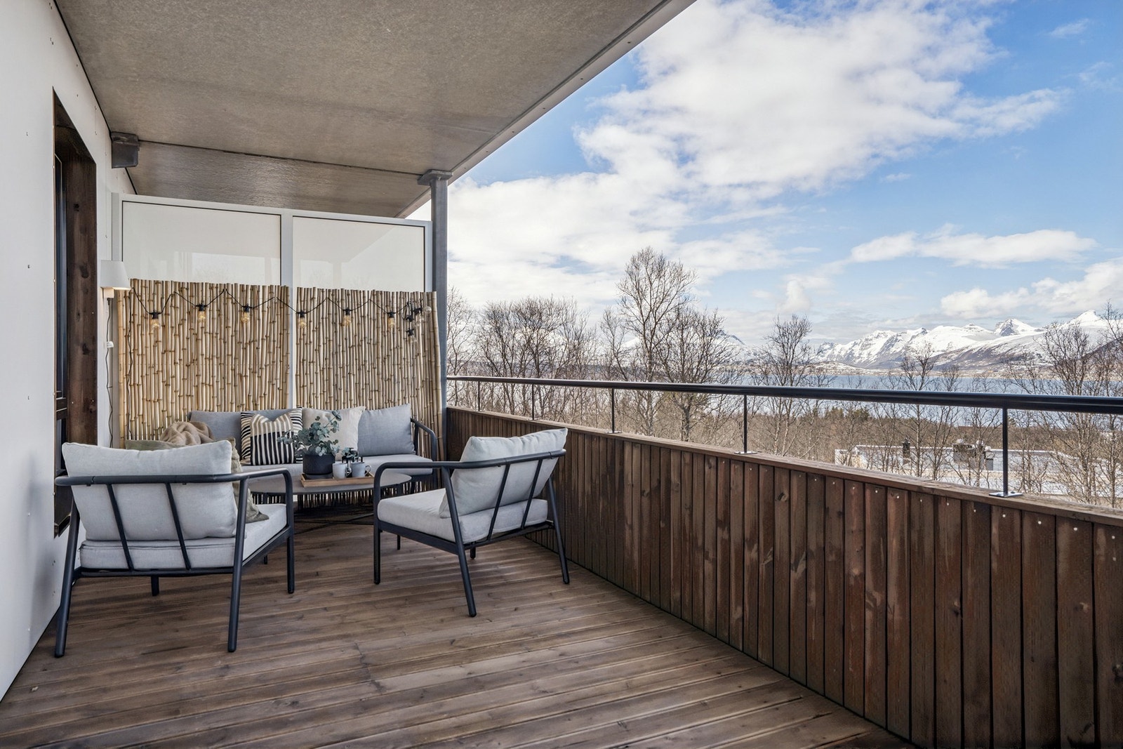 Stor takoverbygd veranda Galleribilde