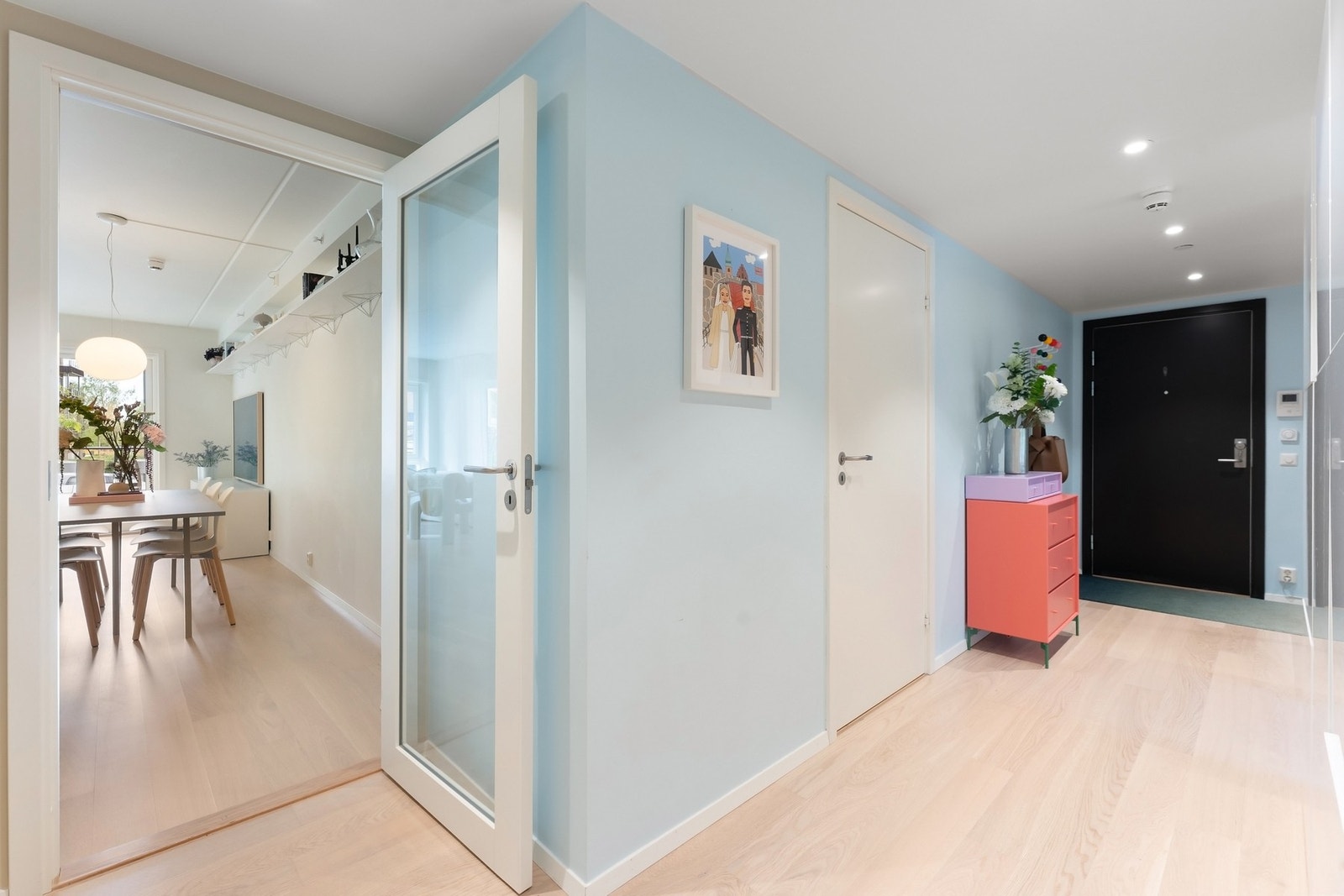 Soverommene ligger inn mot bakgård. Galleribilde