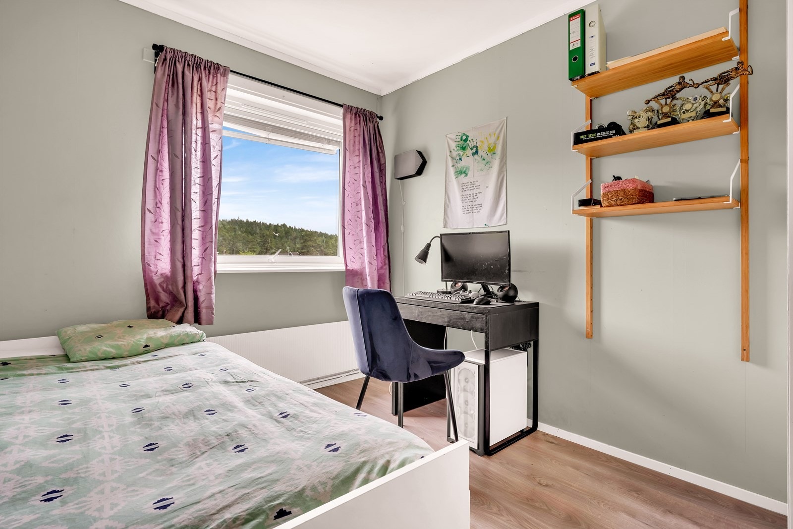 Leiligheten har en fin planløsning for familien med 3 soverom. Galleribilde