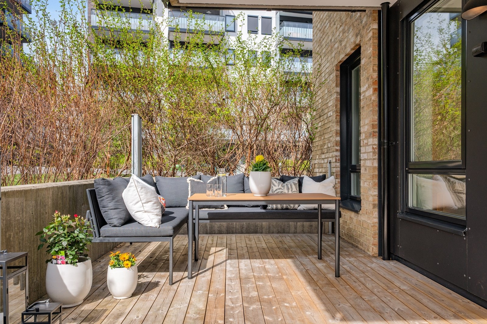 Det er også god plass til en loungegruppe. Galleribilde