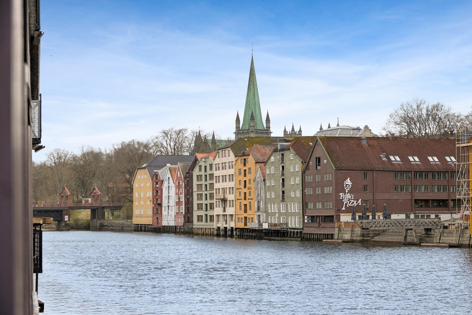 Nidarosdomen og Gamle Bybro er en kort spasertur unna. Galleribilde