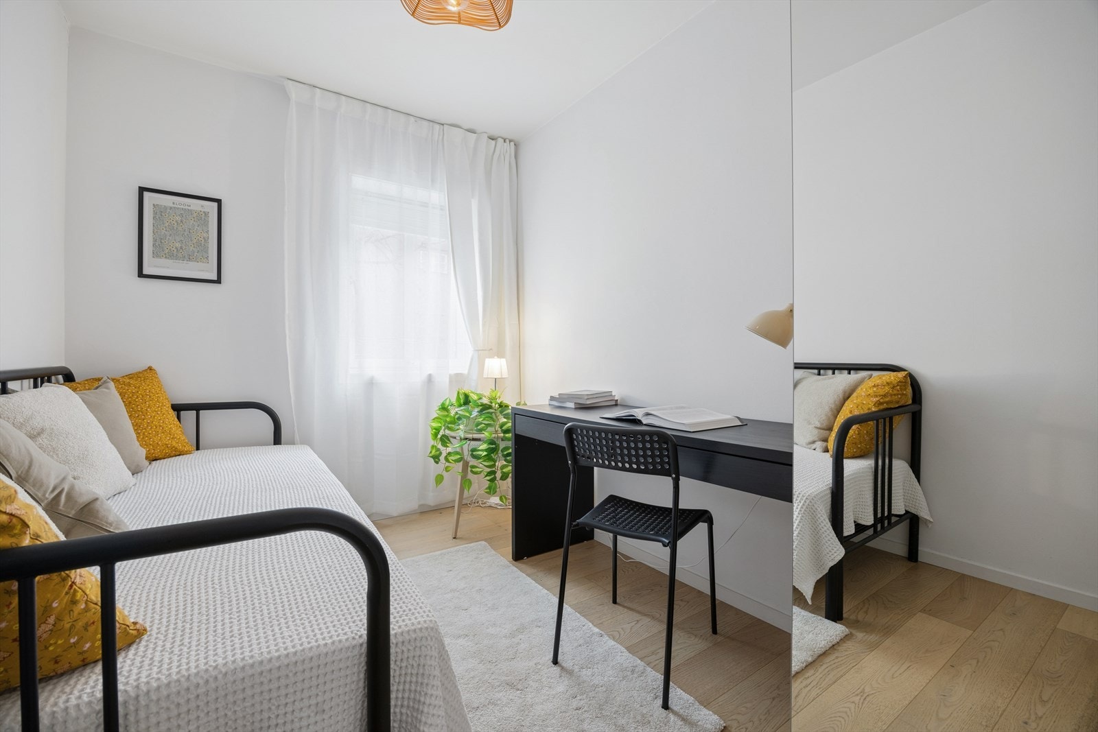 Det andre soverommet egner seg godt som barnerom, gjesterom eller kontor. Galleribilde