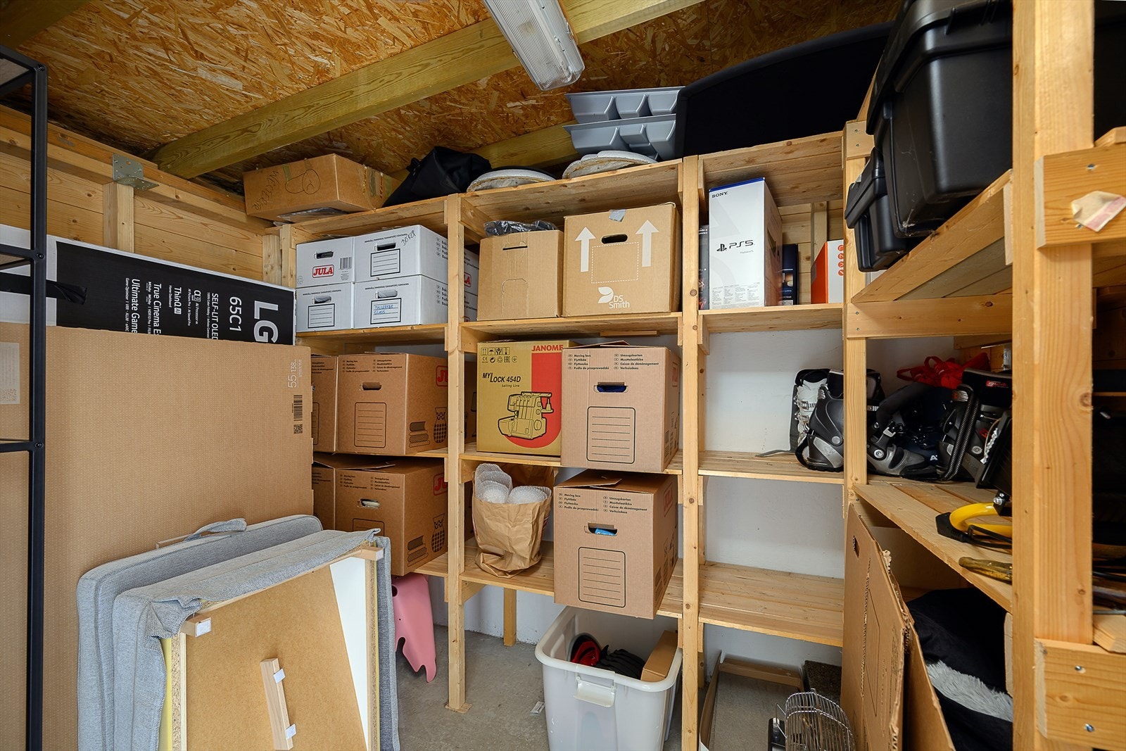 Bodene har god plass til lagring og oppbevaring. Galleribilde