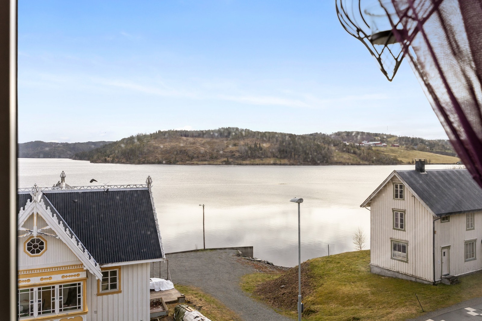 Trivelig treromsleilighet med flott utsikt til fjorden! Galleribilde