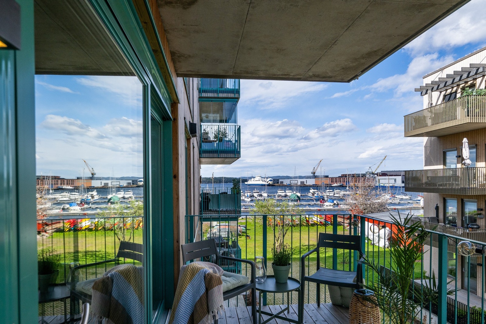Fra balkongen er det utsikt over Indre Havn. Galleribilde