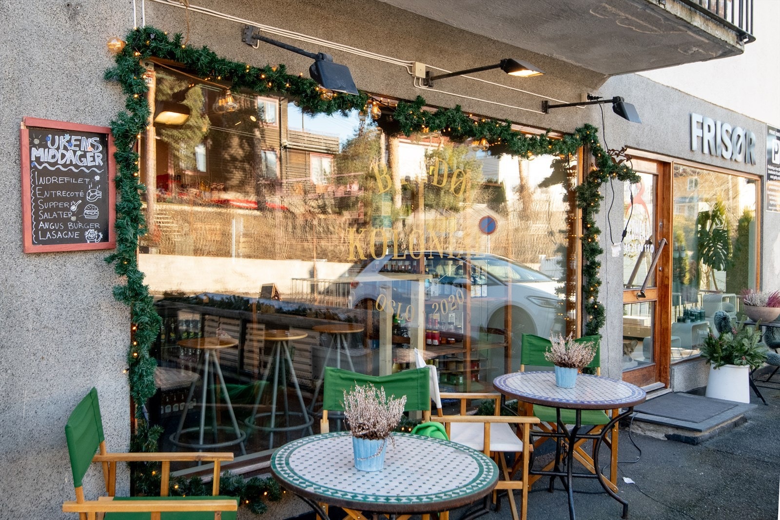 For den som verdsetter gode matopplevelser ligger Kolonialen kun få meter fra boligen. Populære spisesteder som Lanternen Restaurant, Restaurant Lille Herbern og Sjømagasinet er også å finne i nærområdet, perfekt for en middag med utsikt over Oslofjorden Galleribilde