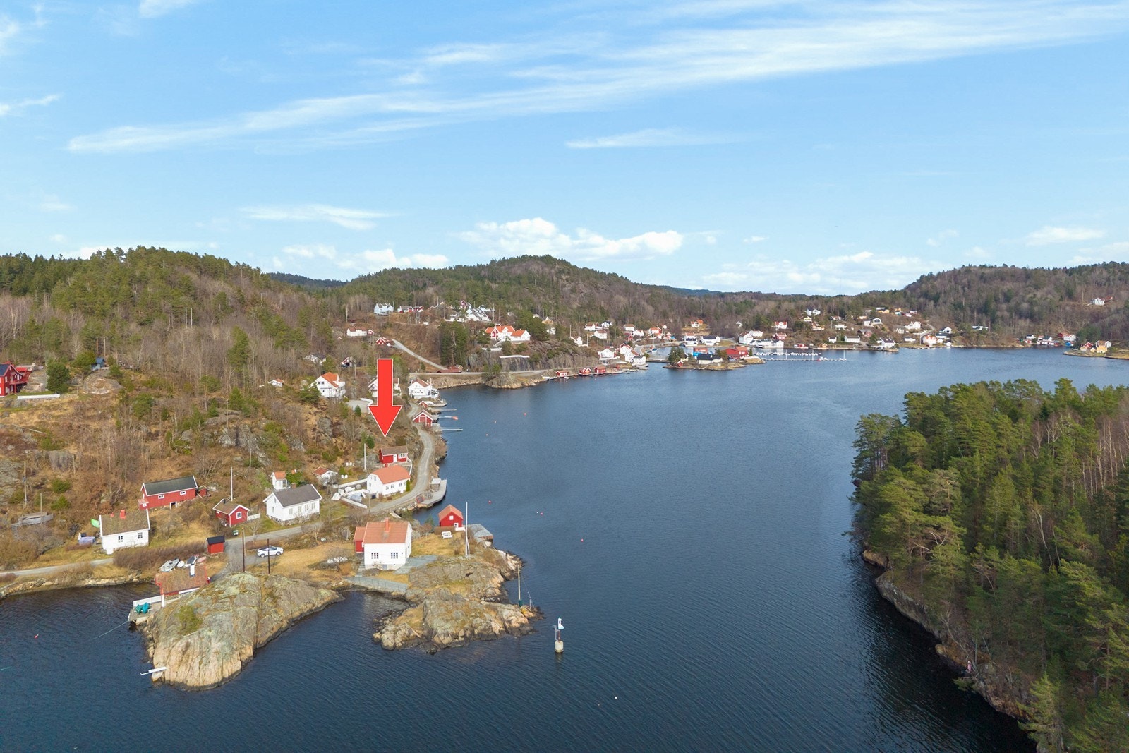 Umiddelbar nærhet til vakre Tvedestrandsfjorden Galleribilde