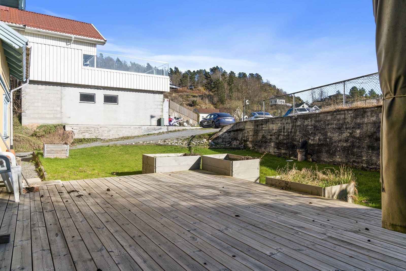 Veranda av fin størrelse, med plass til utemøbler Galleribilde