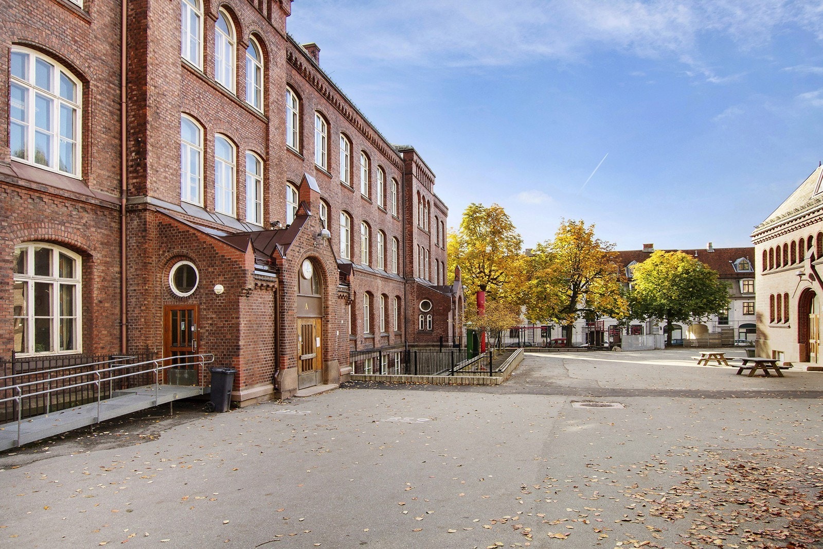 Lilleborg Skole. Galleribilde