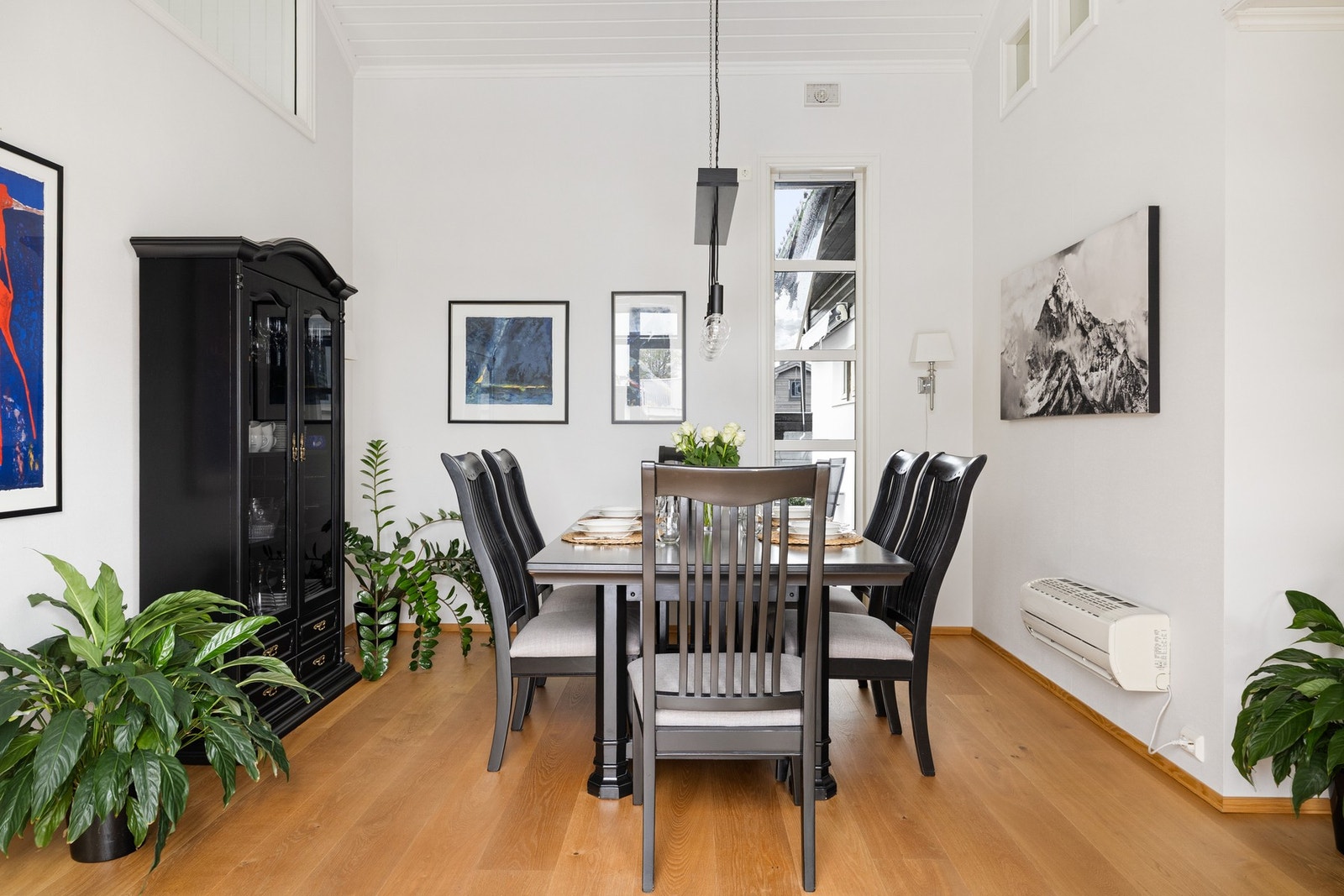 Her er det god plass til en stor spisegruppe! Galleribilde
