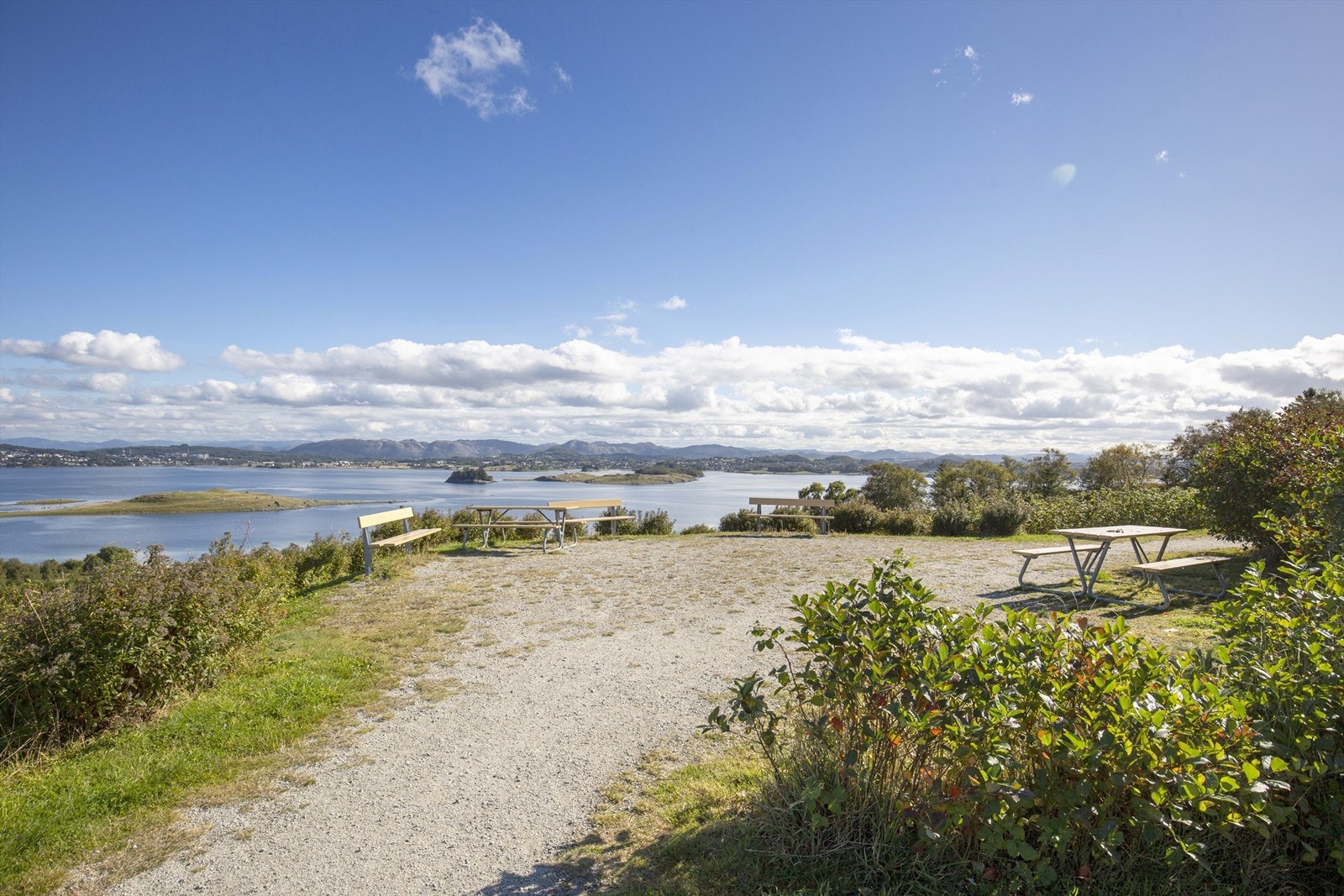 Kort vei til flotte turområder langs kysten, med Sola Strand, Ølberg og Hellestø en kort kjøretur unna Galleribilde