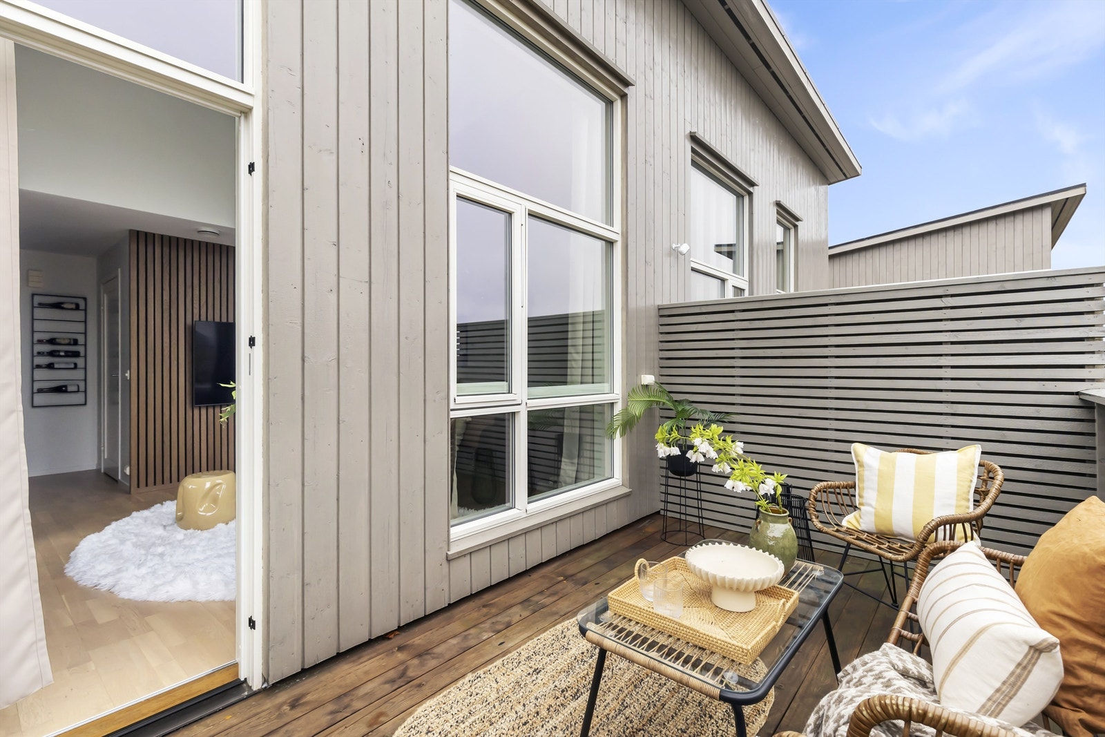 Balkongen på 9 m² er en skjermet og privat uteplass. Galleribilde