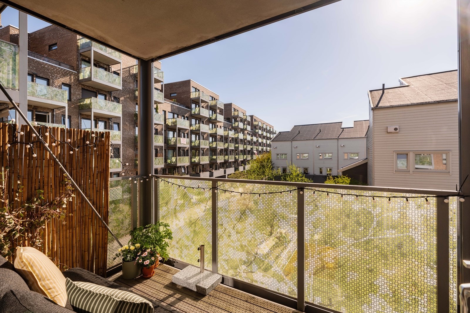 Deilige sommerdager kan nytes på den sydvestvendte balkongen som er målt til 6 m². Galleribilde