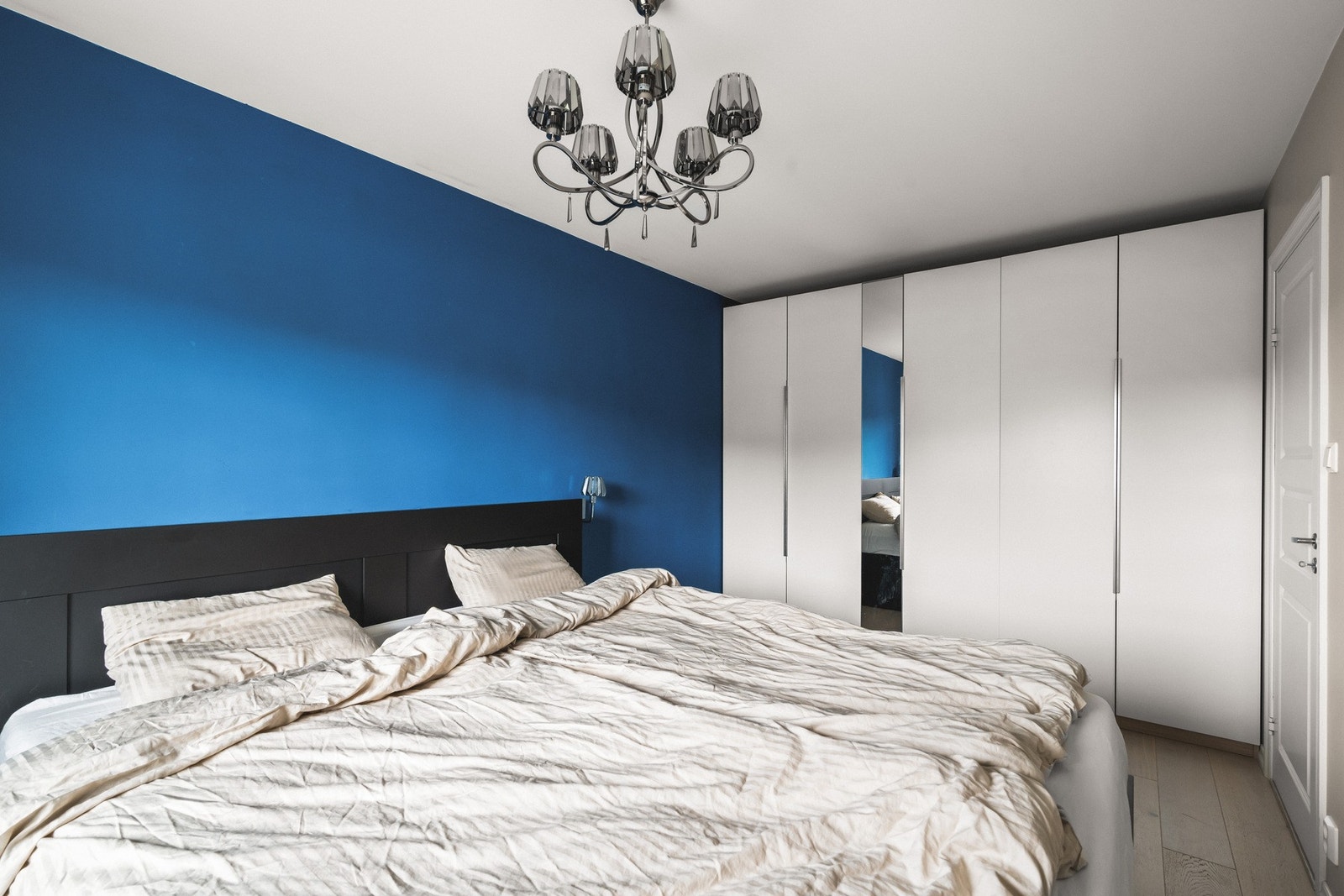 Her har en gode muligheter for møblere med ønsket innredning, og mye lagringsplass med det praktiske garderobeskapet. Galleribilde